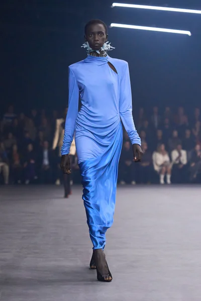 Look 11